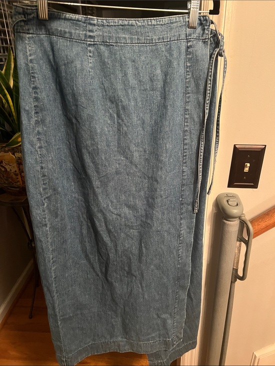 Banana Republic Dresses & Skirts - Banana Republic vintage Denim true wrap soft Jean Skirt Size 14